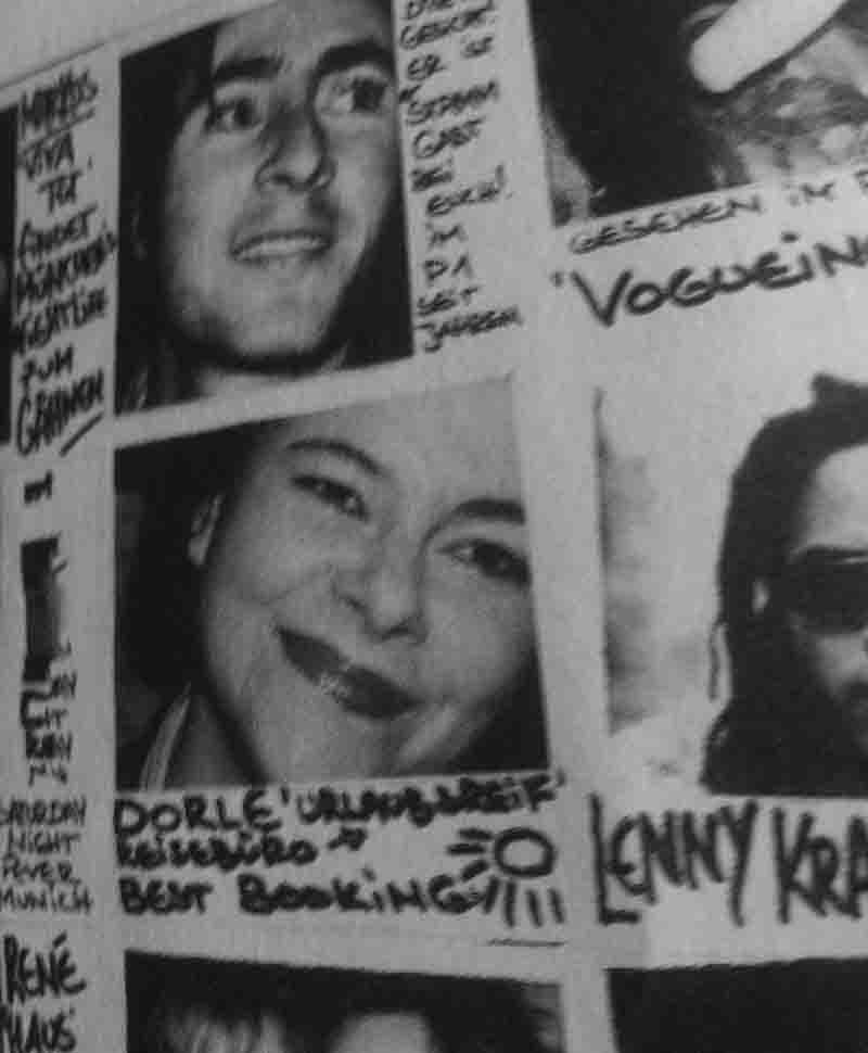 Das legendaere Schaufenster des Reisebueros Urlaubsreif in der Barerstrasse in Muenchen